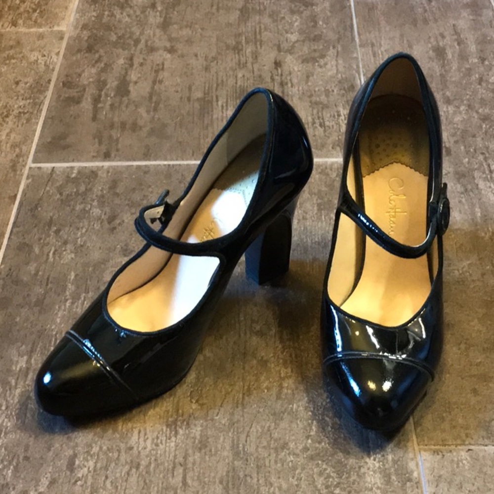 Cole Hahn black patent Mary Jane heels